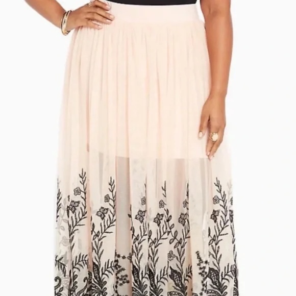 torrid Dresses & Skirts - Torrid Blush Embroidered Mesh Maxi Skirt Size 3X
